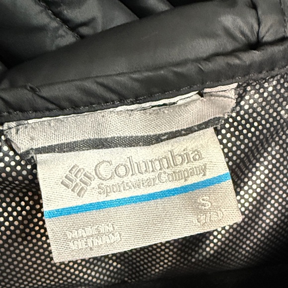Columbia Black Quilted Hooded Jacket - Picture 2 of 4